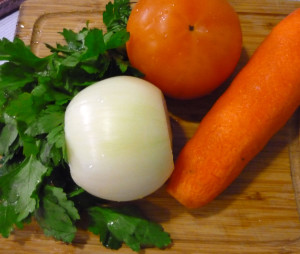 ovoshhi-luk-pomidor-morkov-i-zelen